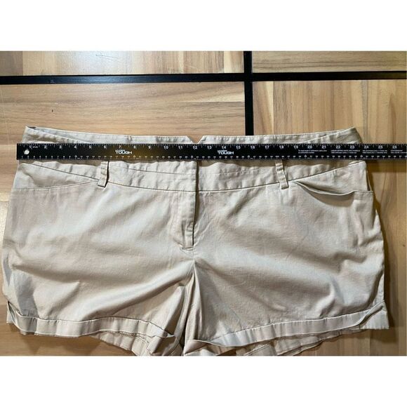 ‎Torrid Folded Cuffed Women’s Shorts - Picture 4 of 5